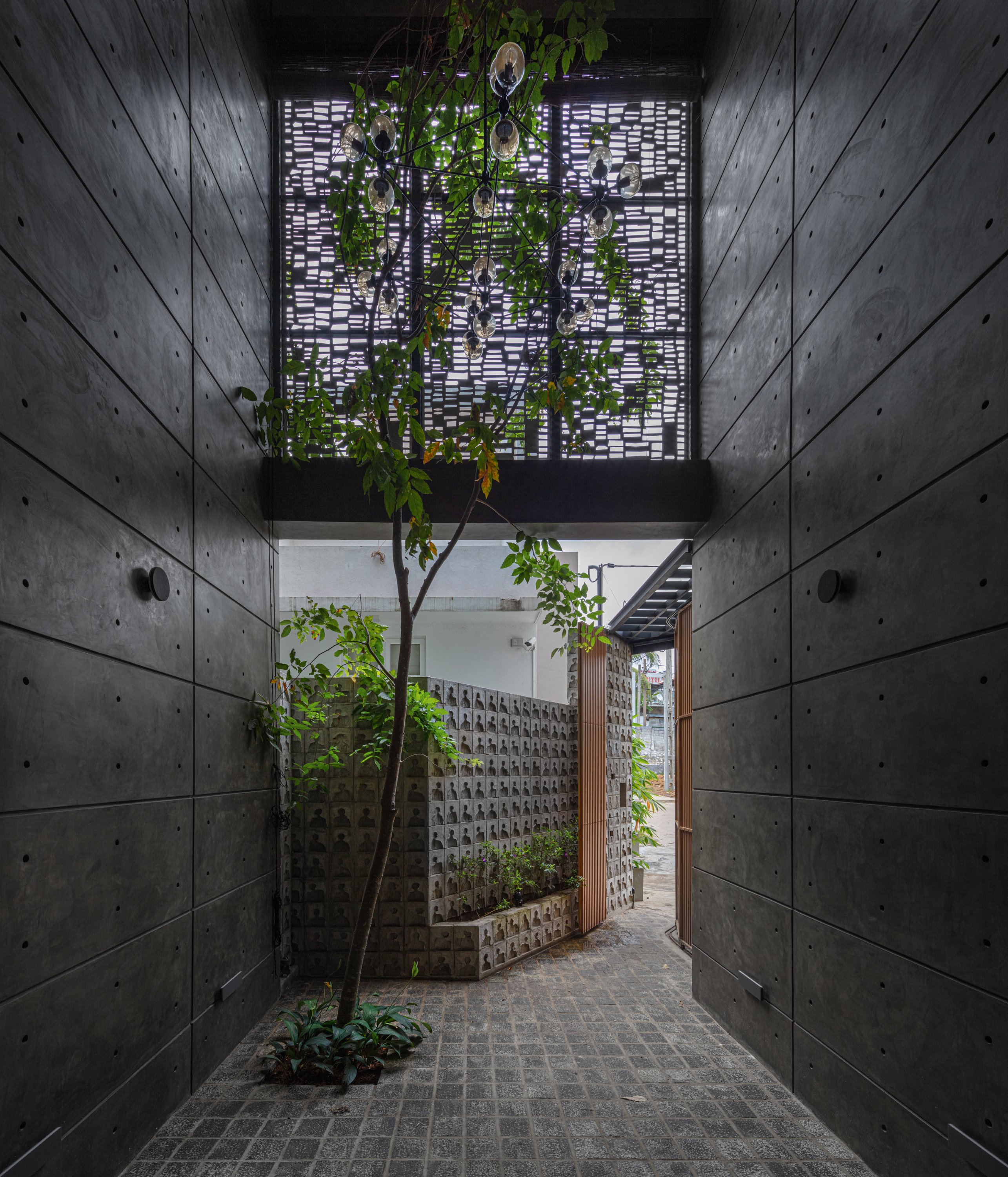 PRIVATE RESIDENTS
